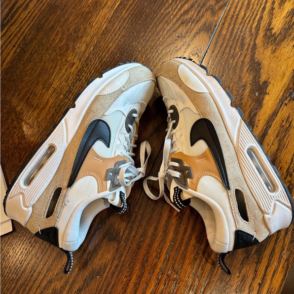 Nike Air Max women’s white/tan/black sneakers size 8.5. Great condition - Picture 2 of 4